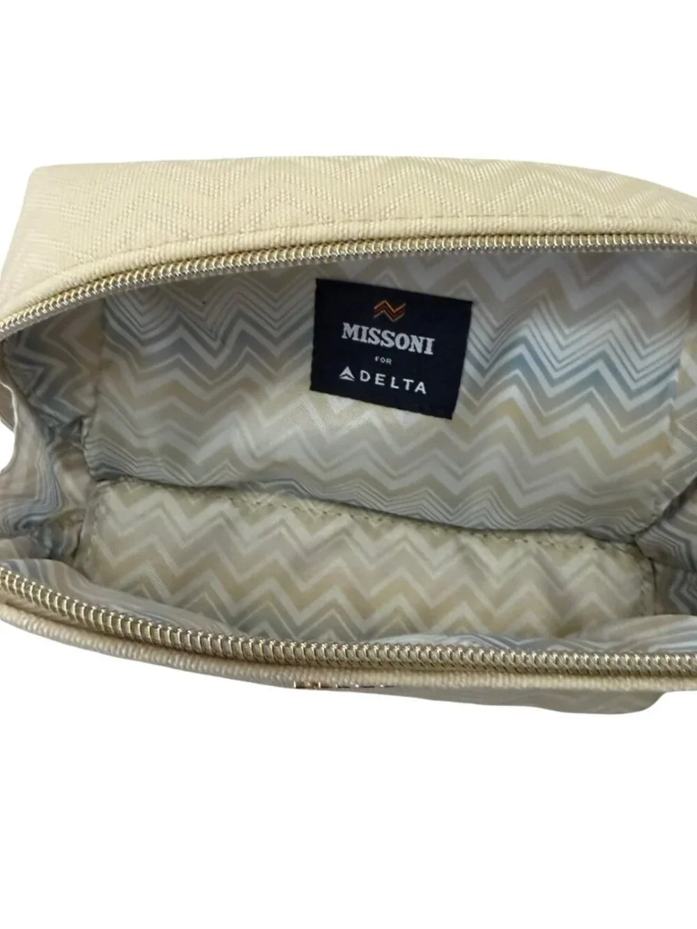 Missoni for Delta Airlines Amenity Travel Cases Set of 2 Navy Cream Chevron